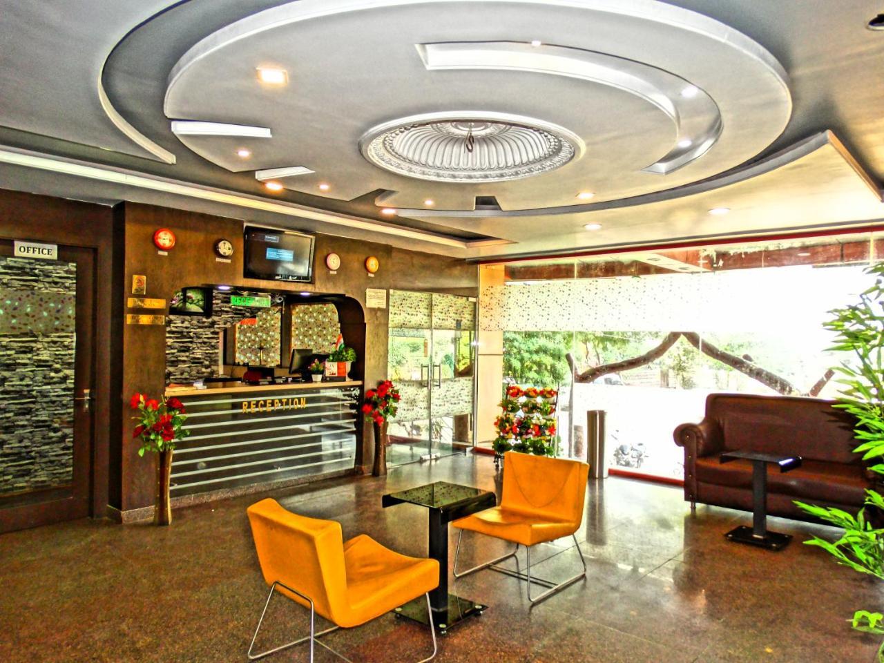 Hotel Garv Residencia Gaya Exterior foto