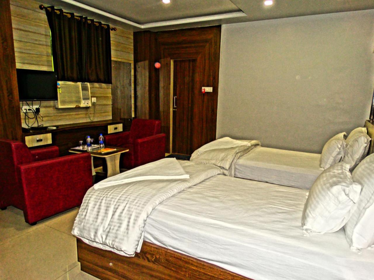 Hotel Garv Residencia Gaya Exterior foto